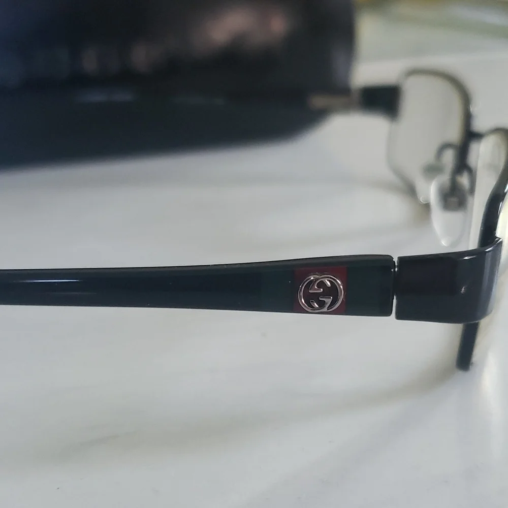 Gucci eyeware with case - Picture 2 of 6